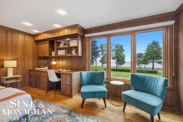 529 Lake Shore Road, Grosse Pointe Shores, MI 48236