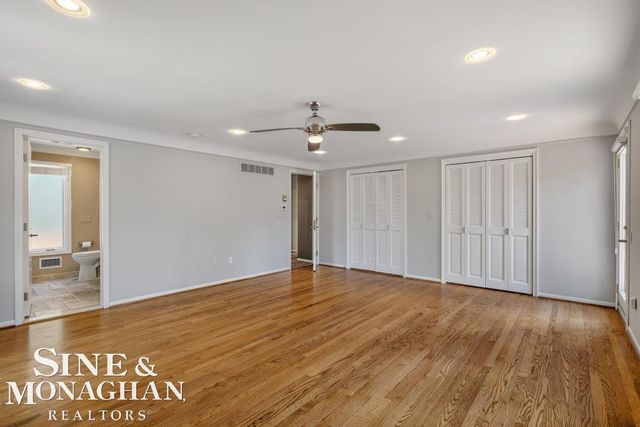 529 Lake Shore Road, Grosse Pointe Shores, MI 48236