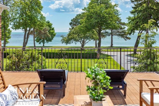 529 Lake Shore Road, Grosse Pointe Shores, MI 48236