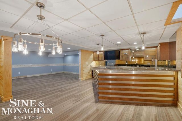529 Lake Shore Road, Grosse Pointe Shores, MI 48236