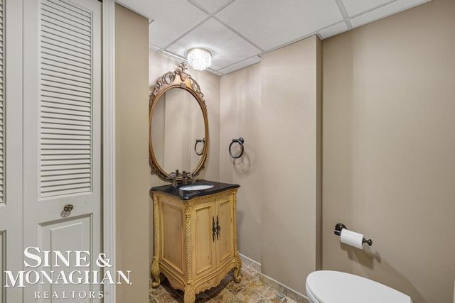 529 Lake Shore Road, Grosse Pointe Shores, MI 48236