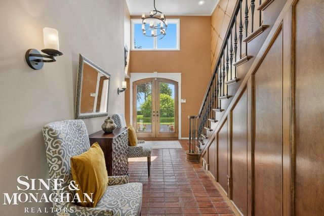 529 Lake Shore Road, Grosse Pointe Shores, MI 48236