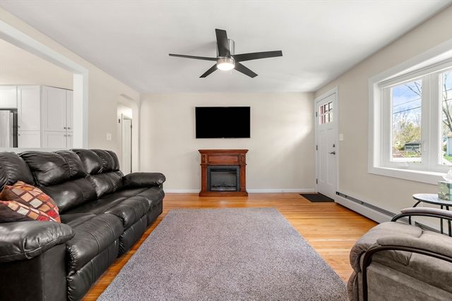 34 Marshall St., Leominster, MA 01453