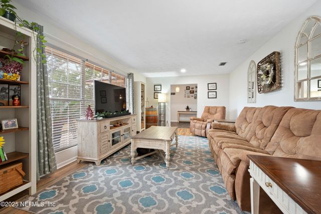 2050 FOXWOOD Drive, Orange Park, FL 32073