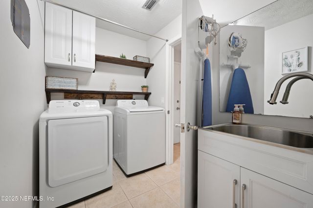 2050 FOXWOOD Drive, Orange Park, FL 32073