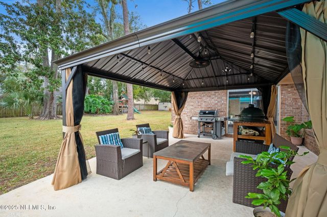 2050 FOXWOOD Drive, Orange Park, FL 32073