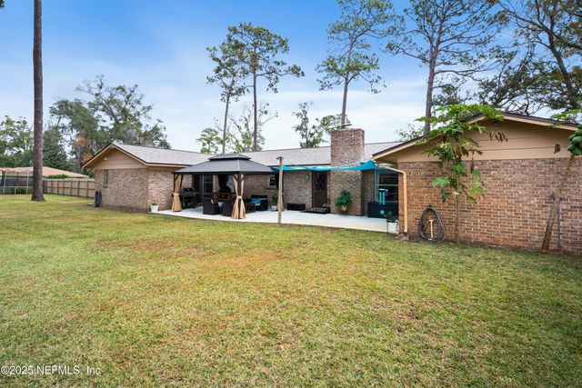 2050 FOXWOOD Drive, Orange Park, FL 32073