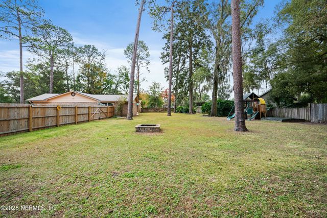 2050 FOXWOOD Drive, Orange Park, FL 32073