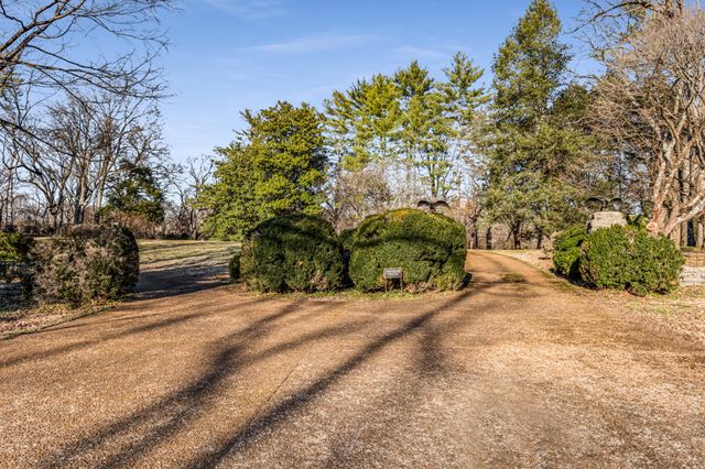 104 Lynnwood Blvd, Nashville, TN 37205