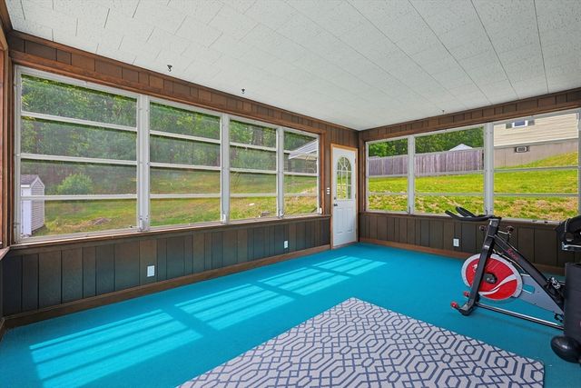 46 Robinson Rd, Woburn, MA 01801