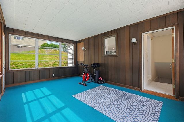 46 Robinson Rd, Woburn, MA 01801