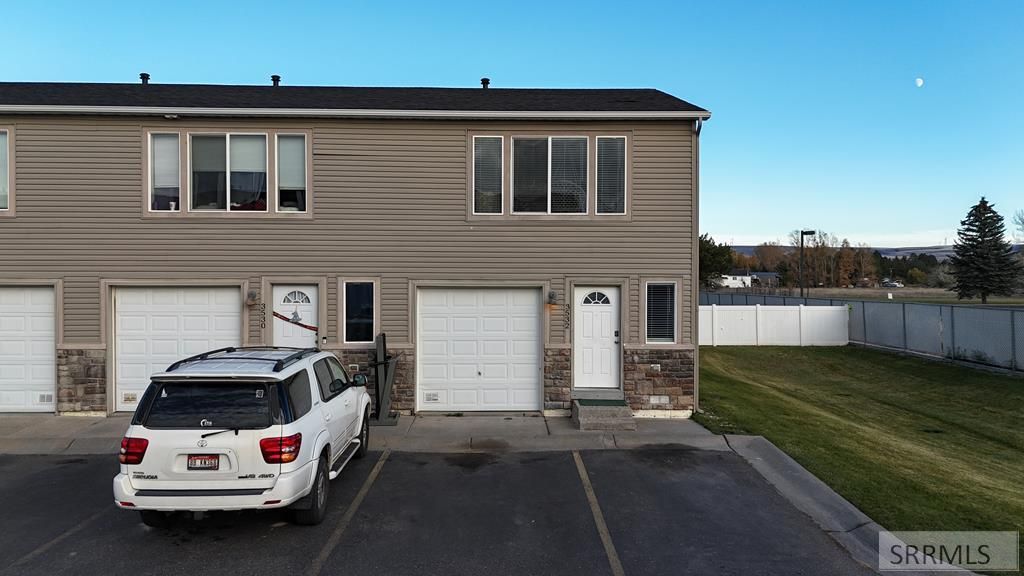 3532 Greenfield Drive, Ammon, ID 83406