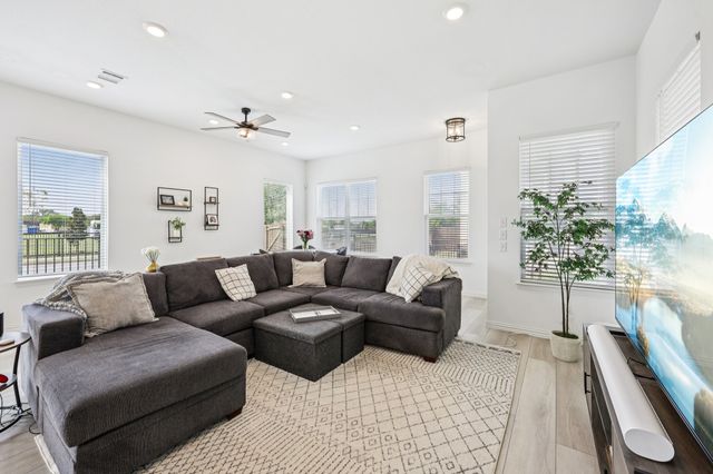 6201 Queens Path, North Richland Hills, TX 76180