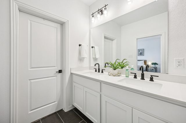 6201 Queens Path, North Richland Hills, TX 76180