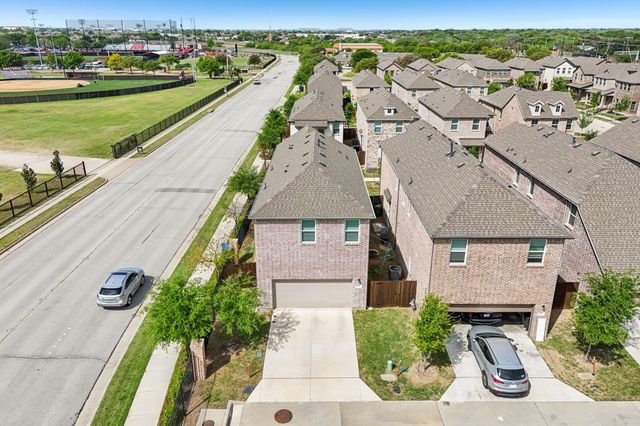6201 Queens Path, North Richland Hills, TX 76180