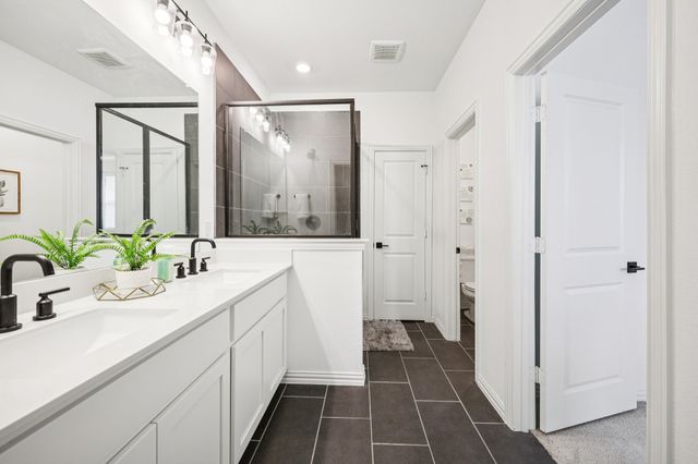 6201 Queens Path, North Richland Hills, TX 76180