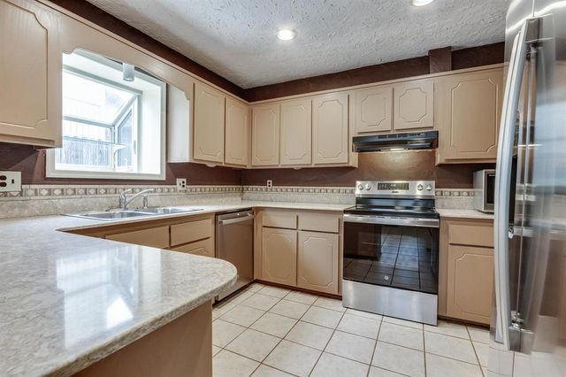 10541 Ricky Lane, Midwest City, OK 73130