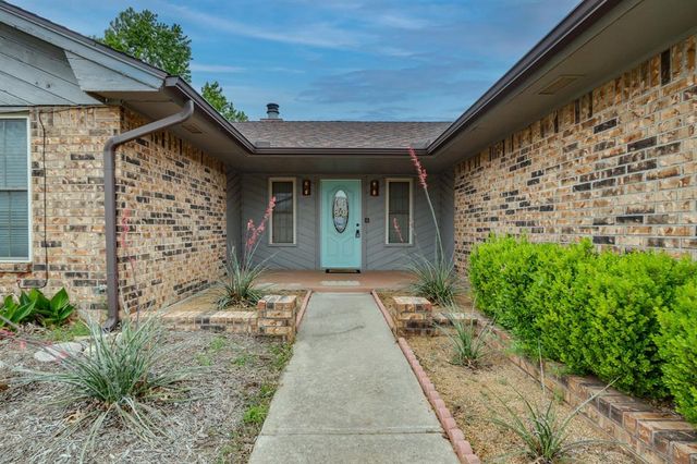 10541 Ricky Lane, Midwest City, OK 73130