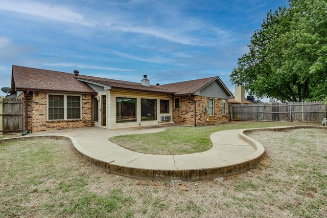 10541 Ricky Lane, Midwest City, OK 73130