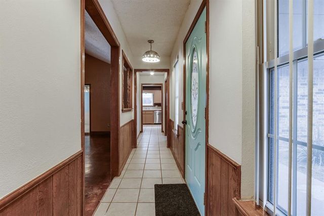 10541 Ricky Lane, Midwest City, OK 73130