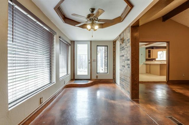 10541 Ricky Lane, Midwest City, OK 73130