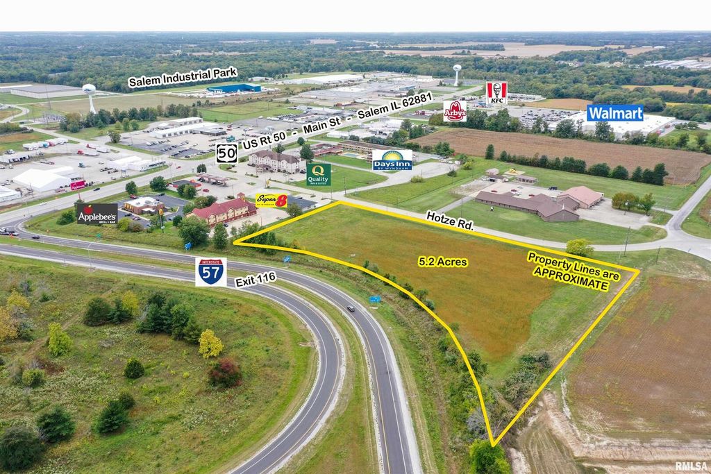 Image 2 of property listing at 130 N Hotze Road, Salem, IL 62881