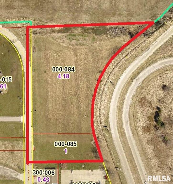 Image 3 of property listing at 130 N Hotze Road, Salem, IL 62881