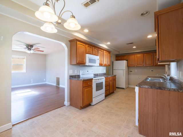 1409 BUSH Street, Pekin, IL 61554