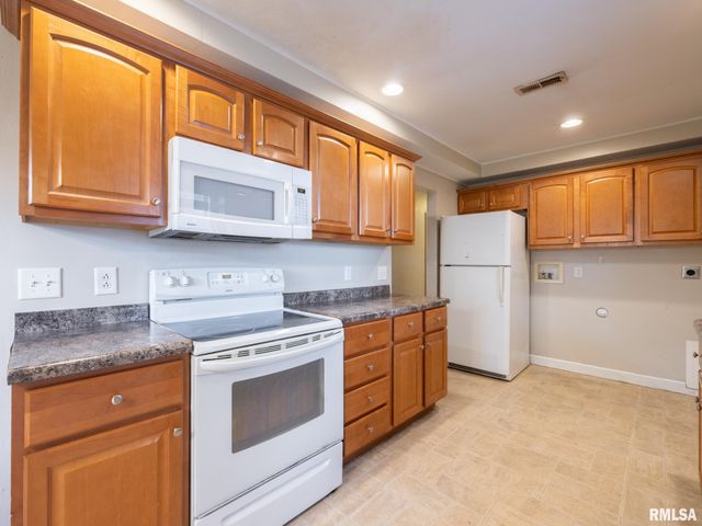 1409 BUSH Street, Pekin, IL 61554