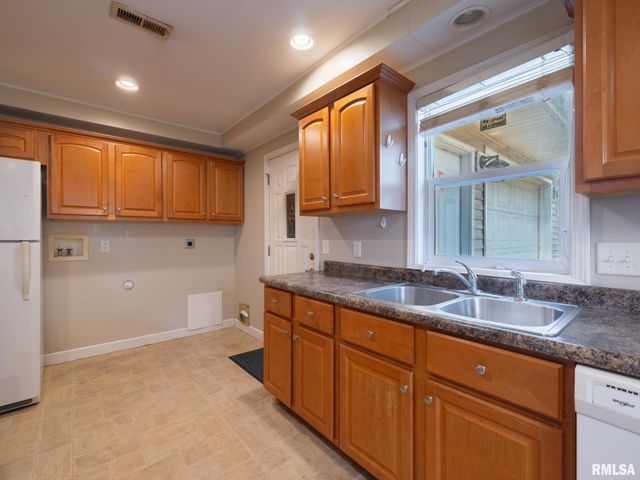 1409 BUSH Street, Pekin, IL 61554