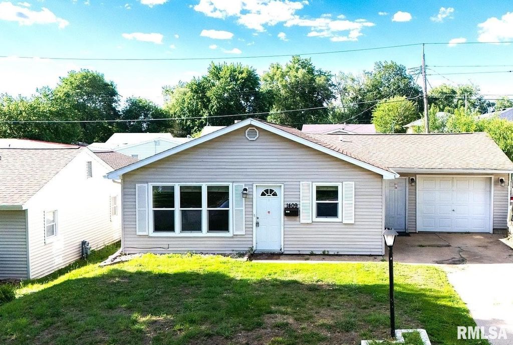 1409 BUSH Street, Pekin, IL 61554