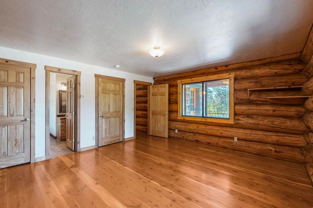 76 Los Altos De Cicuye, Pecos, NM 87552