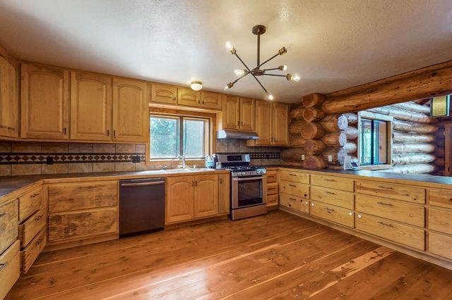 76 Los Altos De Cicuye, Pecos, NM 87552