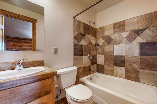 76 Los Altos De Cicuye, Pecos, NM 87552