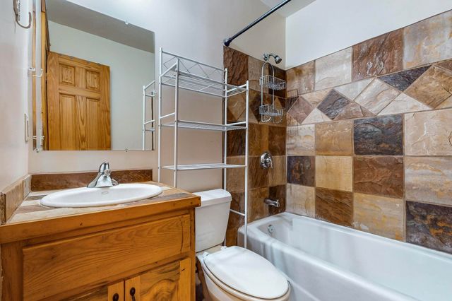 76 Los Altos De Cicuye, Pecos, NM 87552