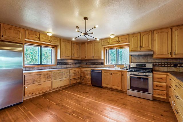 76 Los Altos De Cicuye, Pecos, NM 87552