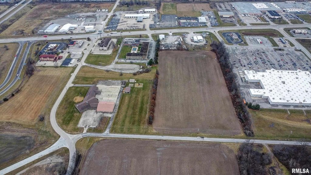 Image 4 of property listing at 00 Mills Cart Road, Salem, IL 62881