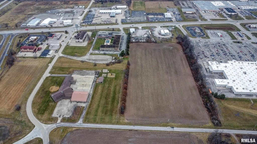 Image 5 of property listing at 00 Mills Cart Road, Salem, IL 62881