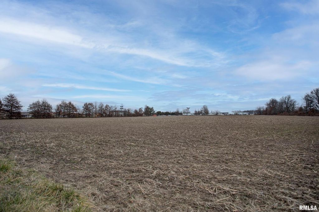 Image 6 of property listing at 00 Mills Cart Road, Salem, IL 62881