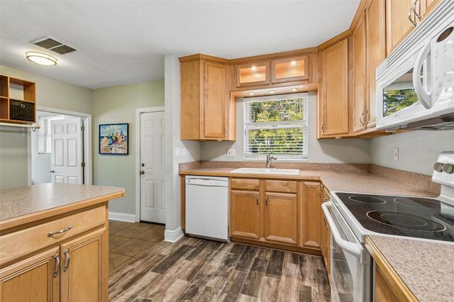 5598 14TH AVENUE N, St Petersburg, FL 33710