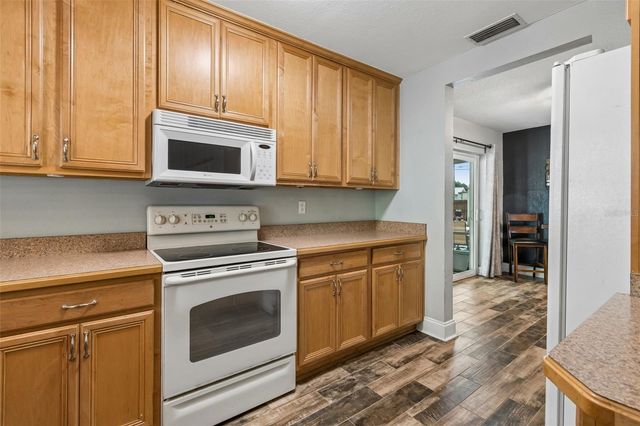 5598 14TH AVENUE N, St Petersburg, FL 33710