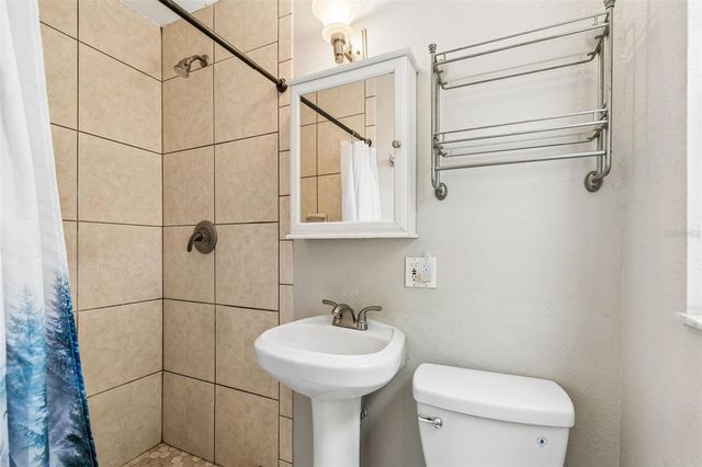 5598 14TH AVENUE N, St Petersburg, FL 33710