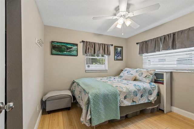 5598 14TH AVENUE N, St Petersburg, FL 33710
