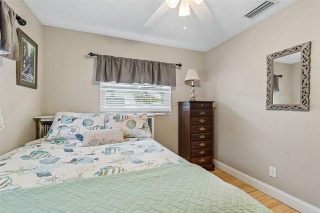 5598 14TH AVENUE N, St Petersburg, FL 33710