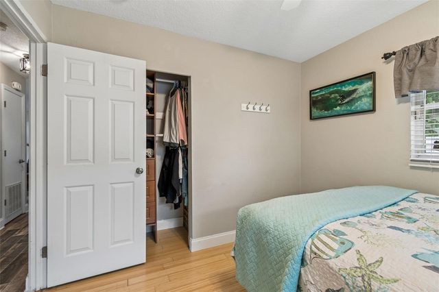 5598 14TH AVENUE N, St Petersburg, FL 33710