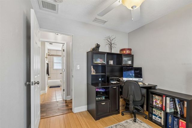 5598 14TH AVENUE N, St Petersburg, FL 33710