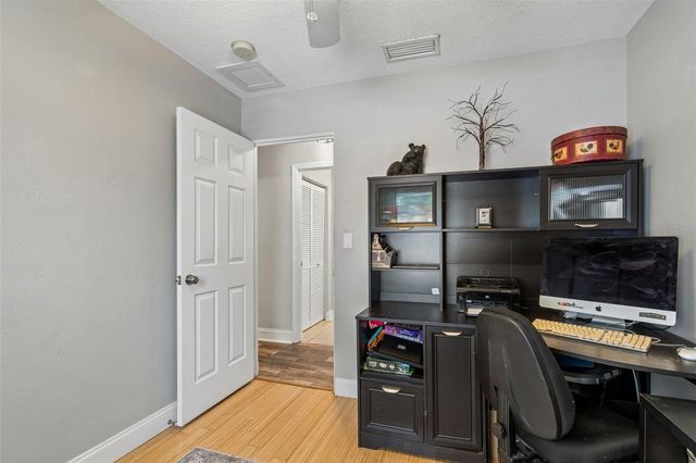 5598 14TH AVENUE N, St Petersburg, FL 33710
