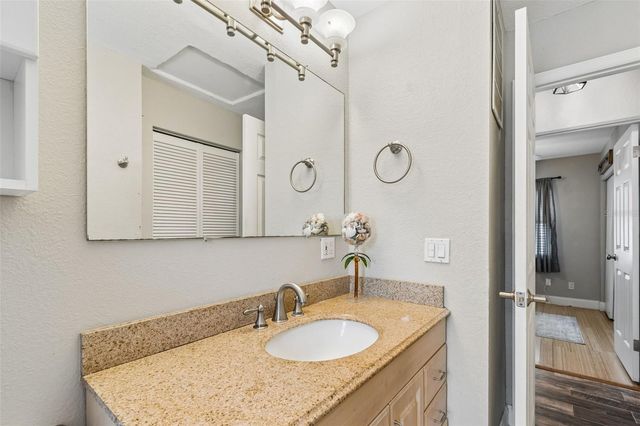 5598 14TH AVENUE N, St Petersburg, FL 33710