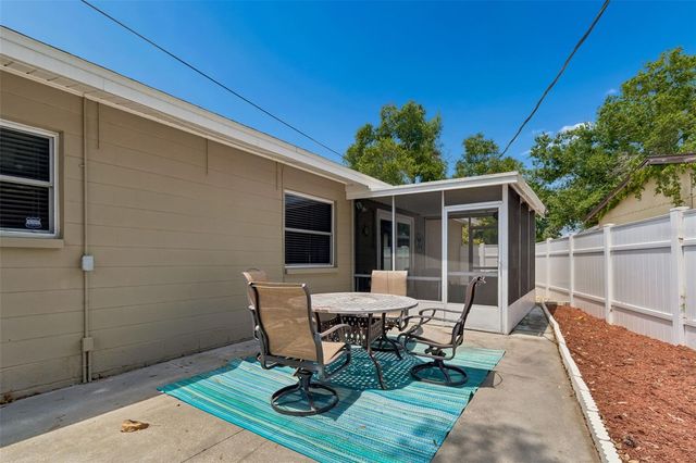 5598 14TH AVENUE N, St Petersburg, FL 33710