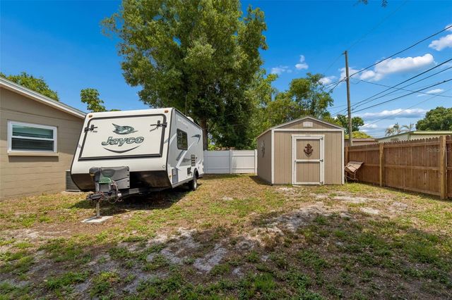 5598 14TH AVENUE N, St Petersburg, FL 33710